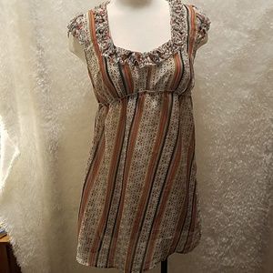 Theme lines dress